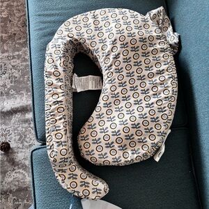 Patterned Nursing Pillow